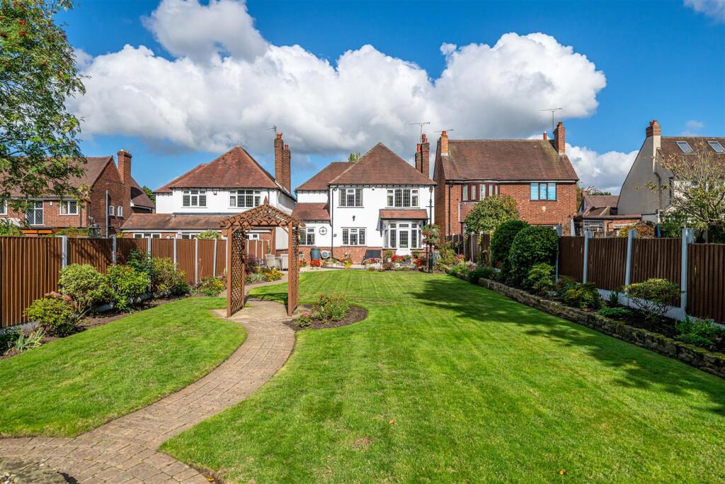 9 Meadow Road (30).jpg