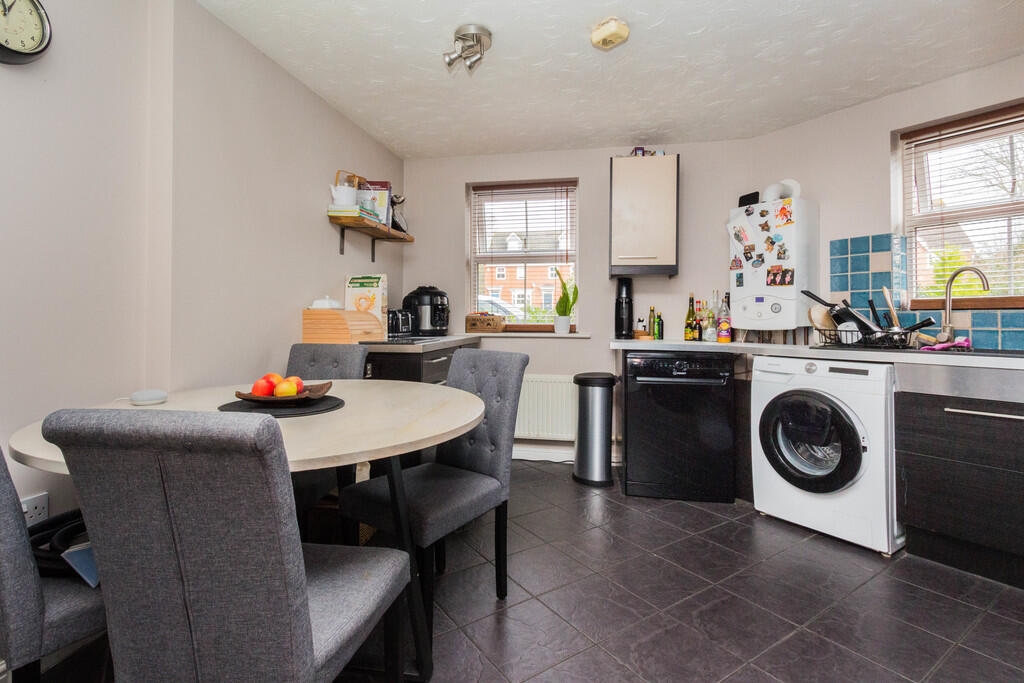 Kitchen/Breakfast...