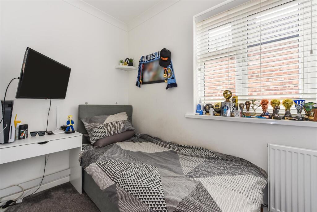 Bedroom 4.jpg