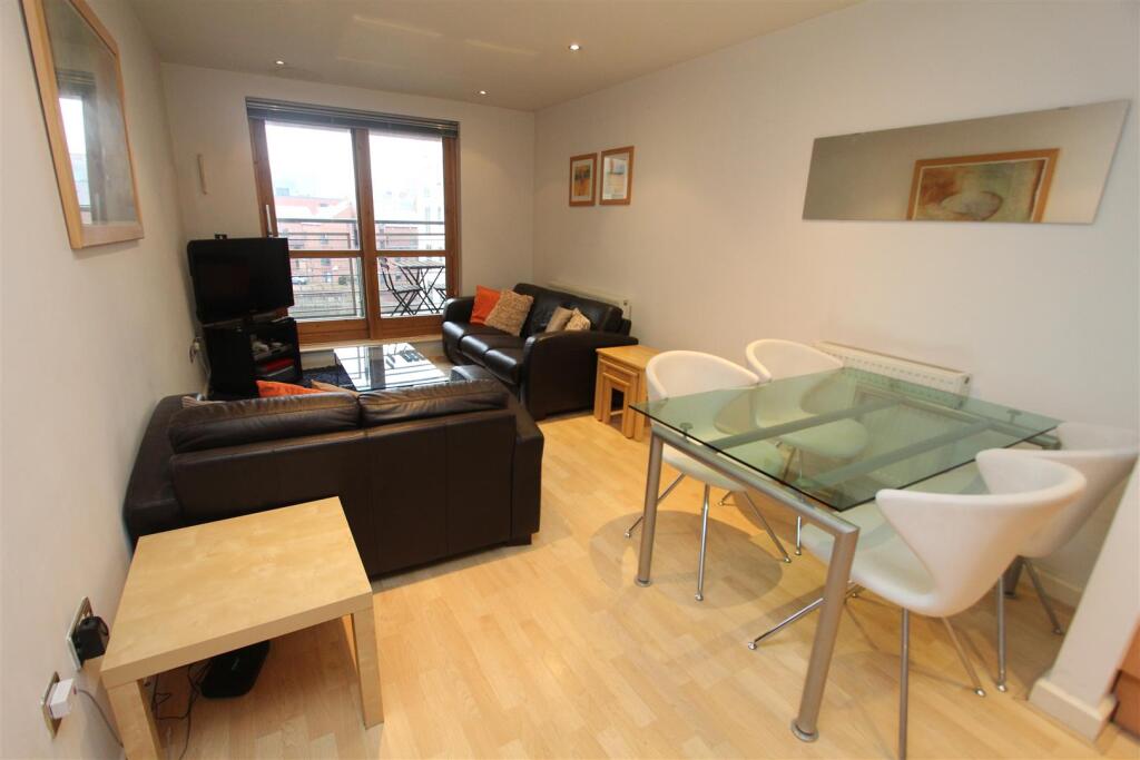 Living Room.JPG