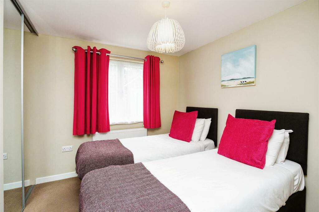 Bedroom 2.jpg