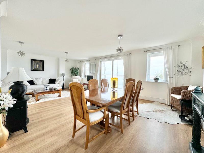 Dining area to living