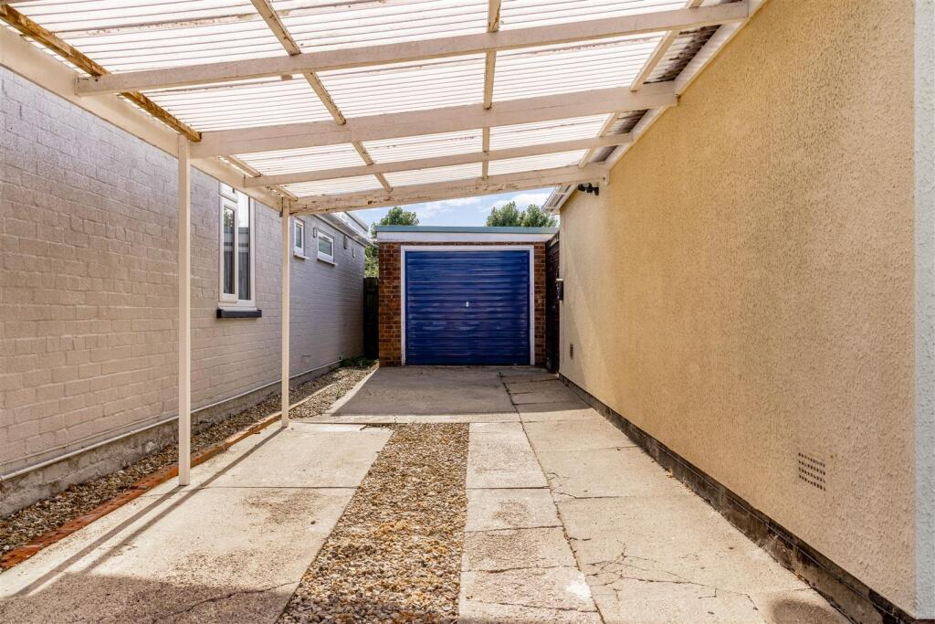 13 Hessle Drive (Boston)-6.jpg