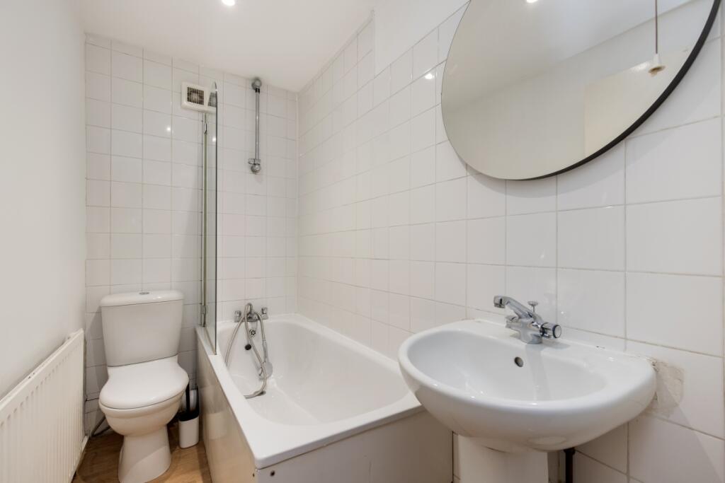 Englefield Road 1...