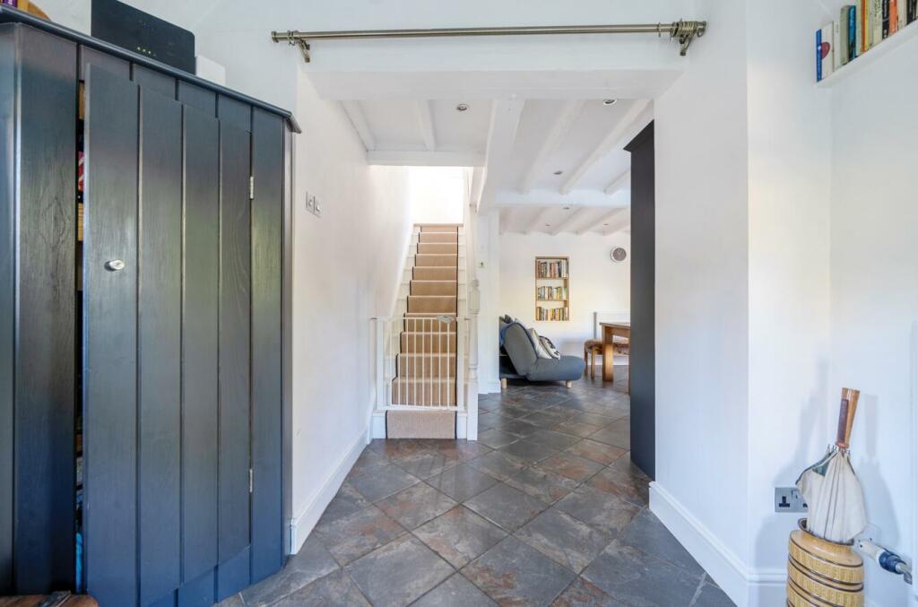 Little Manor, Wolston