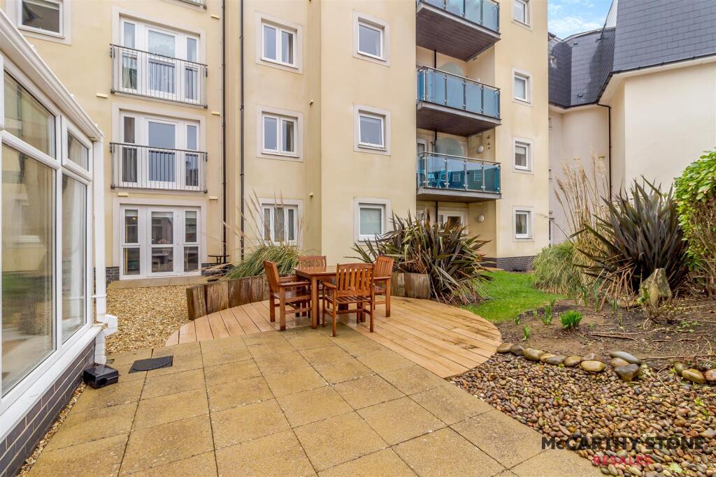 8585876-exterior05.jpg