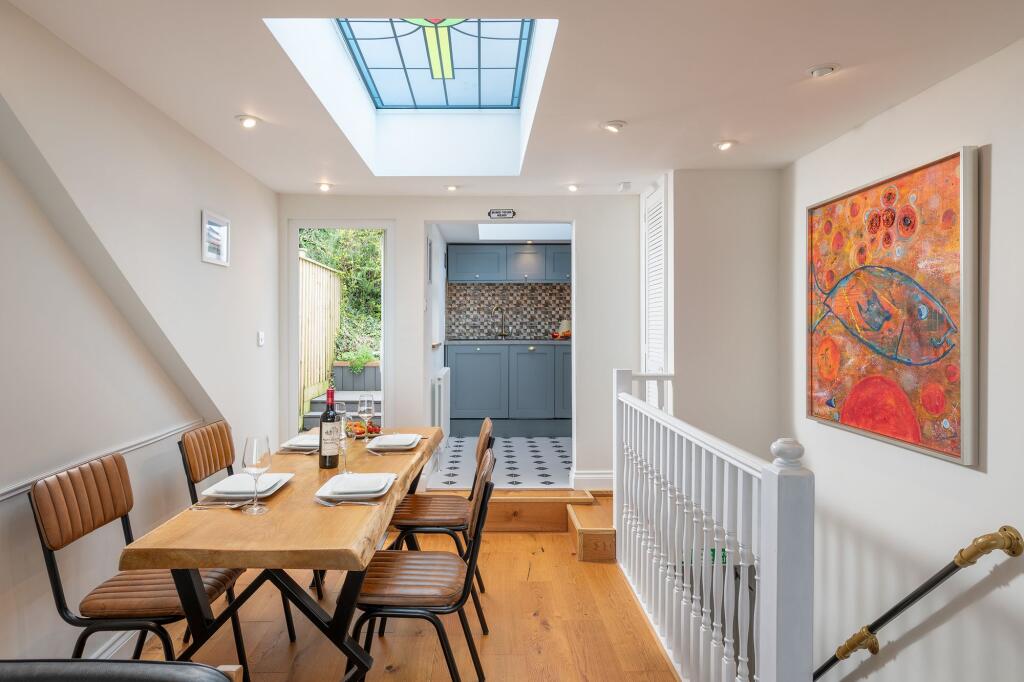 8 Sea View Terrace, Brixham