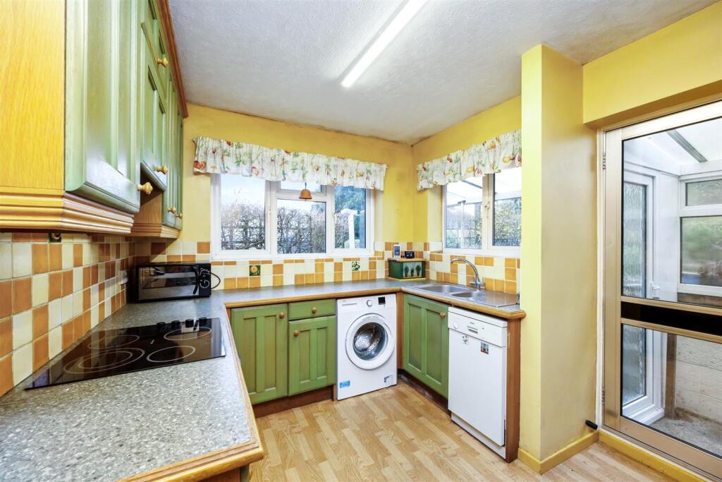 Braybon Avenue KITCHEN.jpeg
