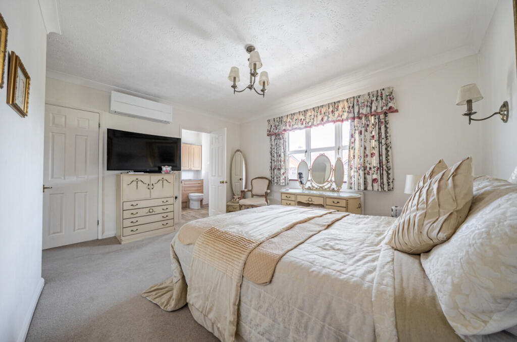 1-1303744-1-683d9...