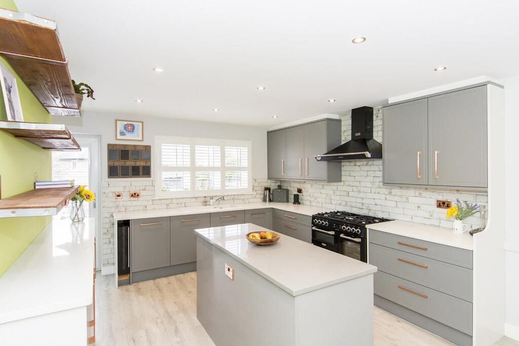 (Kitchen Area Photo)