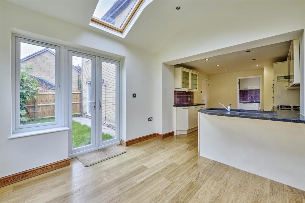 15 Sutton Rd Oundle-15.jpg