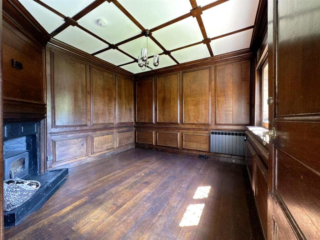 SITTING ROOM