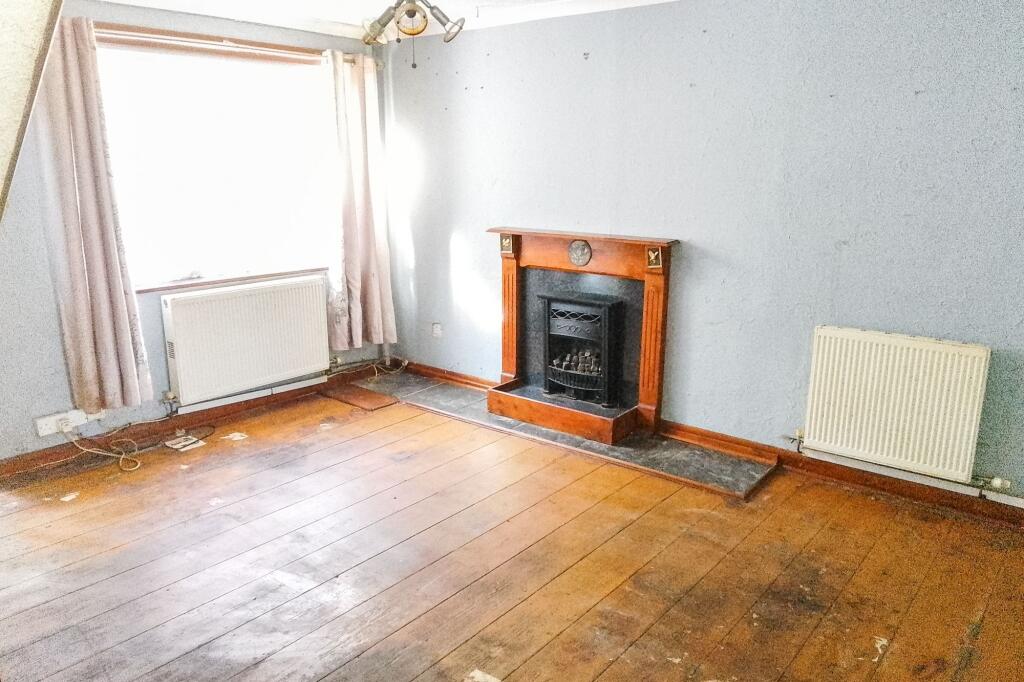 24 Conisborough, Toothill, Swindon SN5 8ES