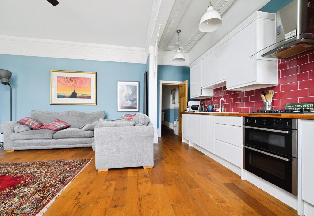 Lounge / Kitchen