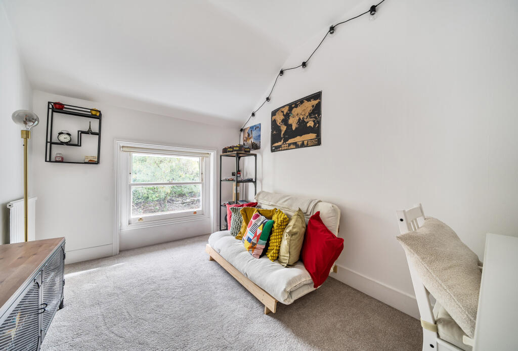 1371926-10-68f79a...