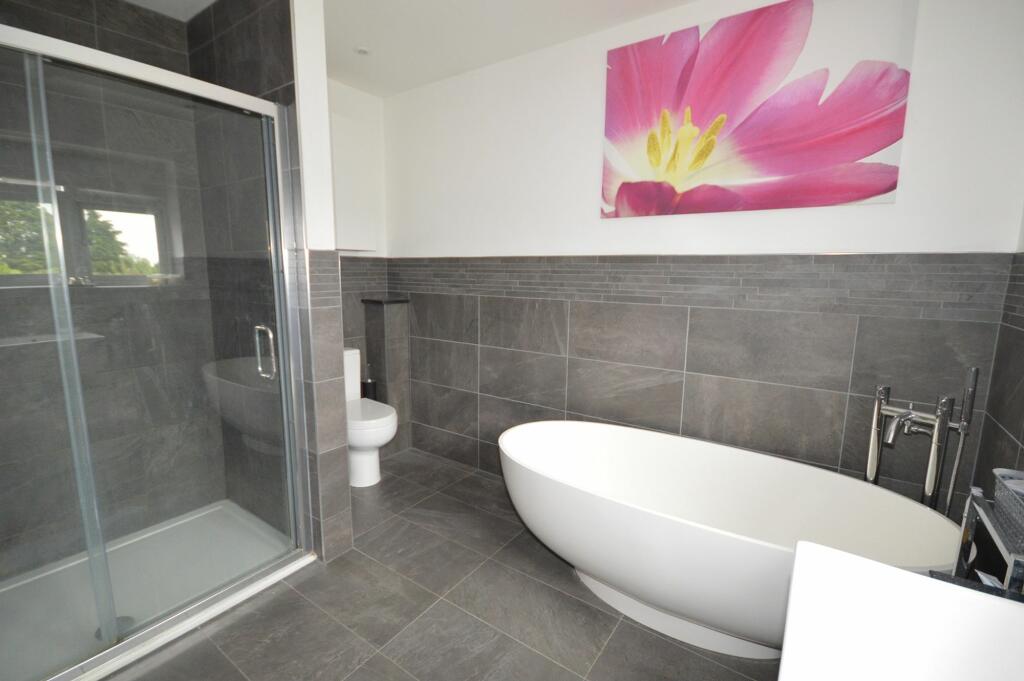 En-Suite Bath/Shower Room