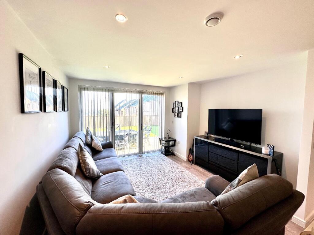 LOUNGE AREA