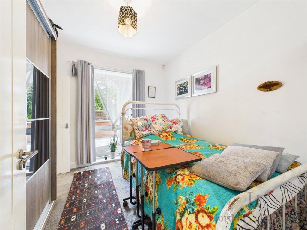 Bedroom 1 (Ensuite)