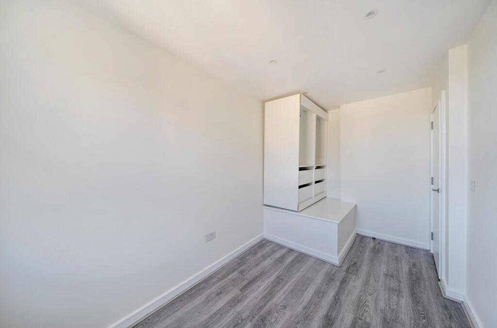 1363572-3-68e3a4f...