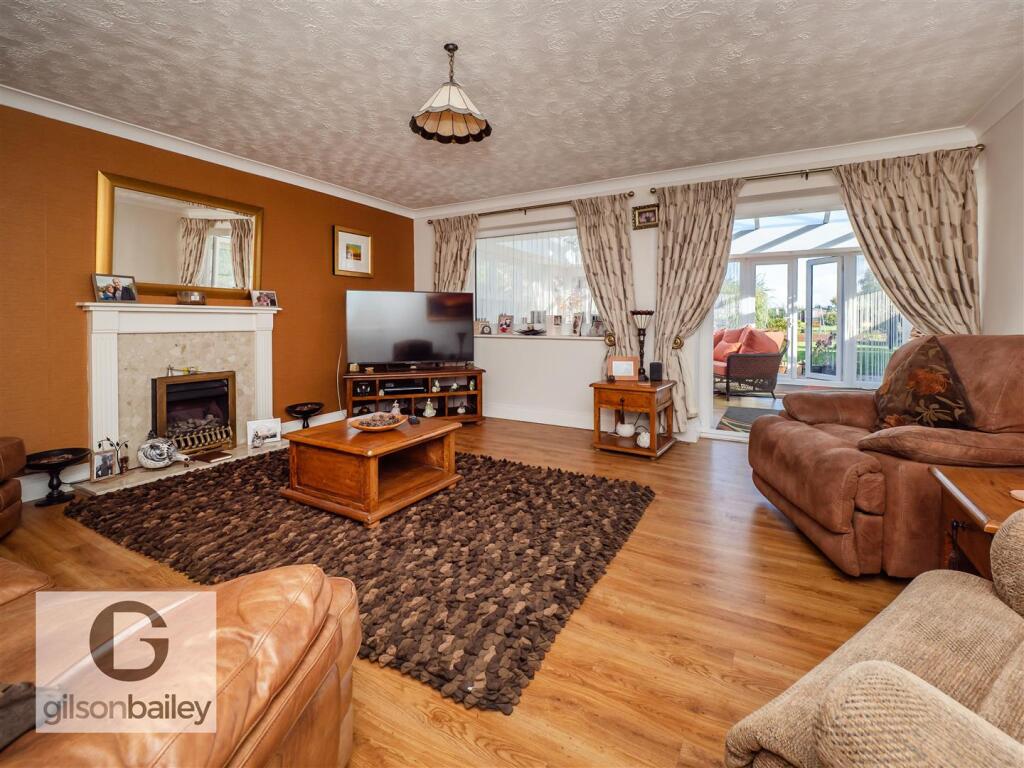 Larkfield-10.jpg
