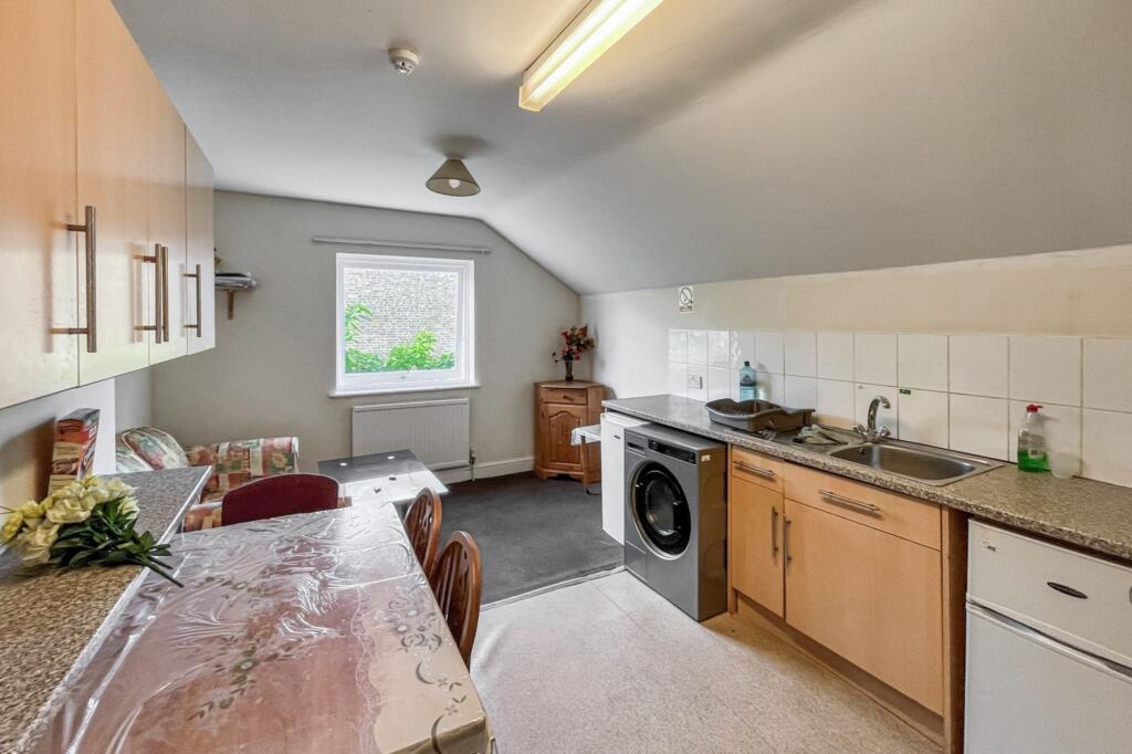 96 Ritherdon Road, Tooting, London SW17 8QQ