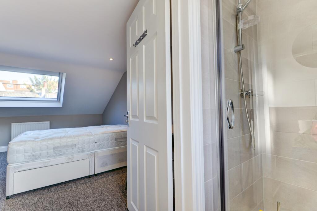 19 Southampton Street Bedroom 6 (3)