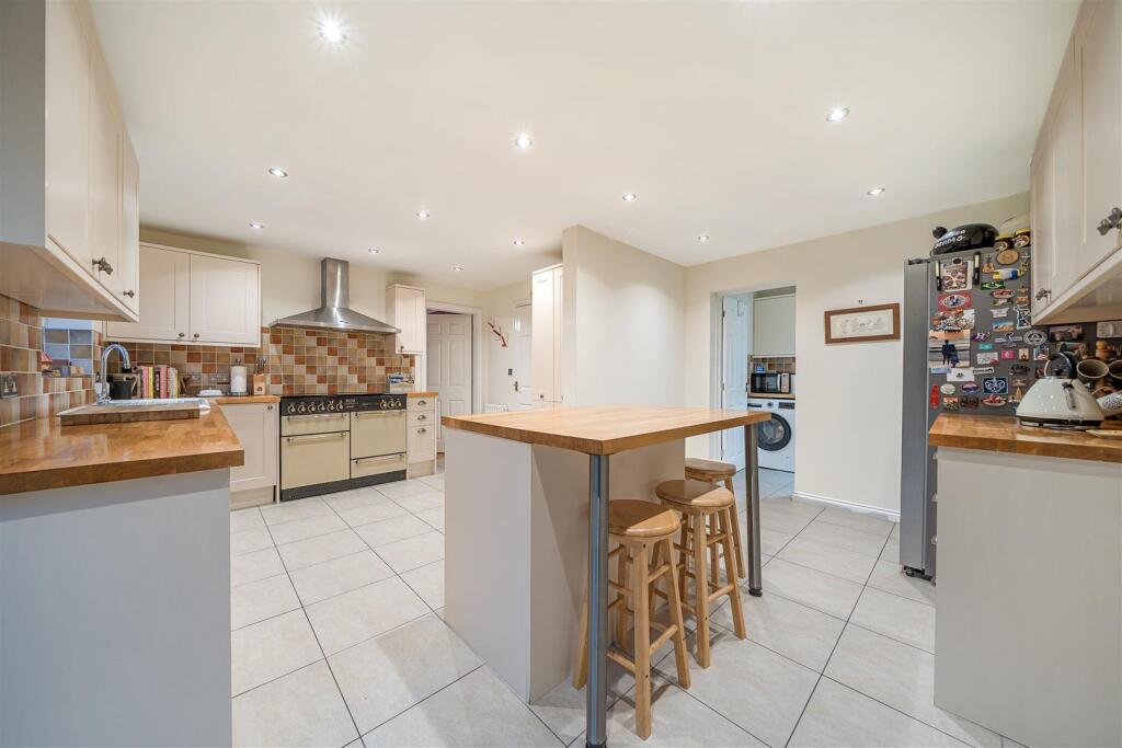 18 Poplar Grove, Ryton On Dunsmore (23).jpg