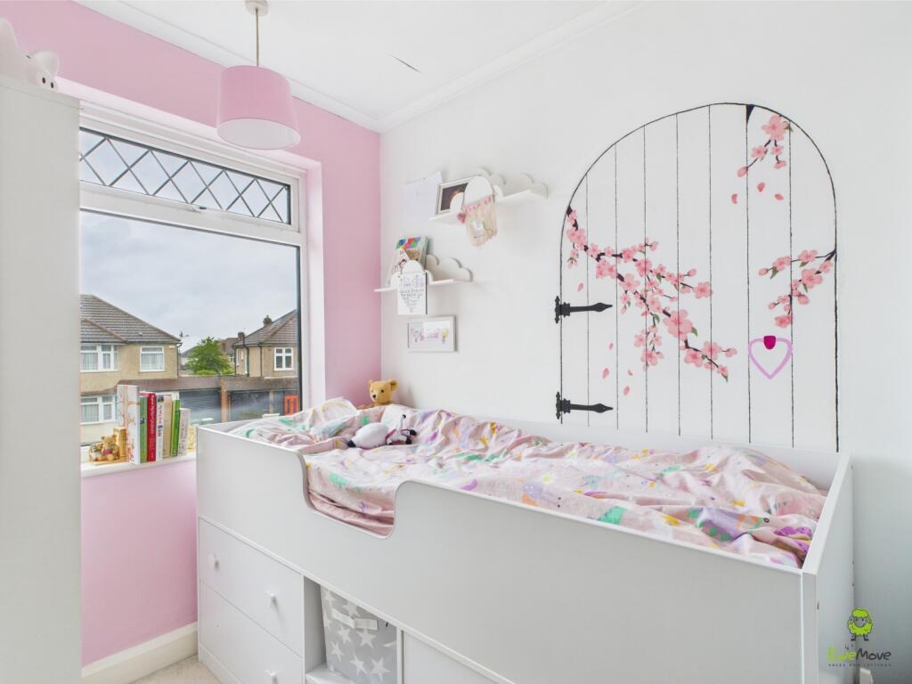 CAM03779G0-PR0238-STILL006