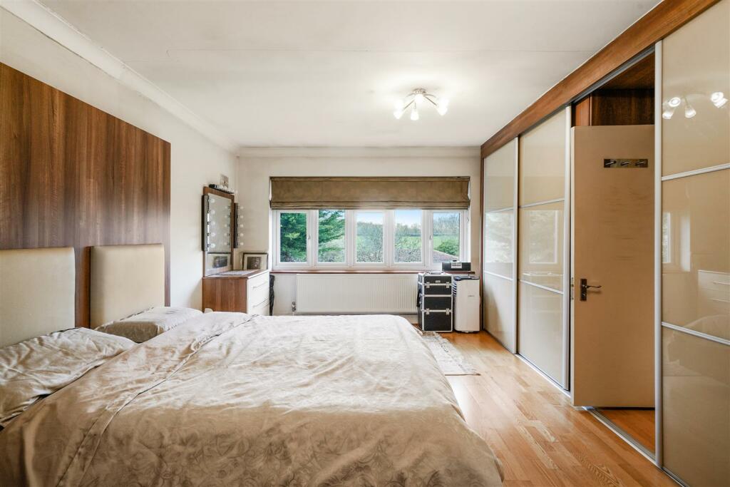 74 Pebworth Road - zRS0O4mUMX86Shtg40w2.jpg