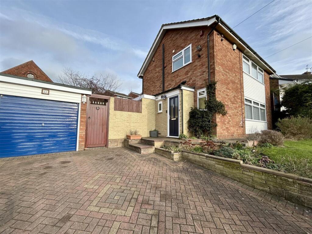 Castle Close Cradley Heath 1.jpg