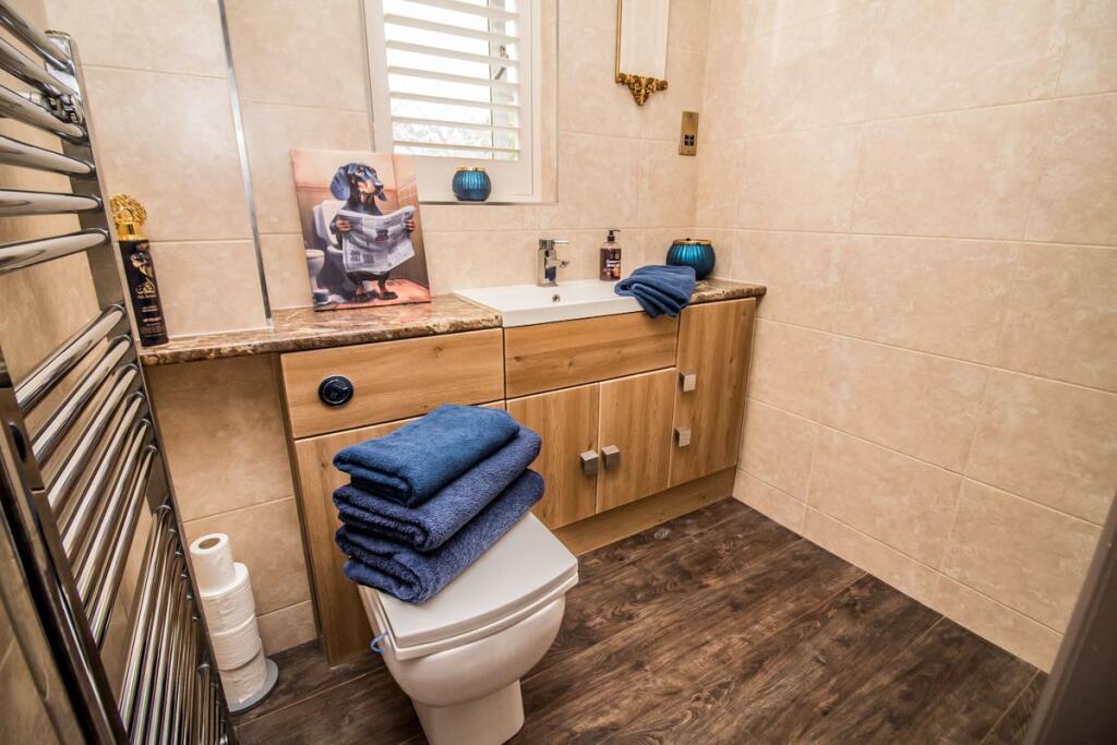 Bedroom Two En-suite. 