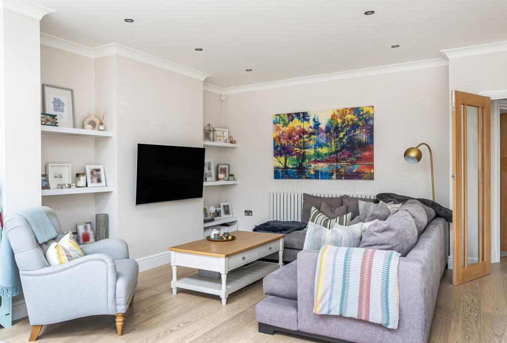 1328877-9-687fcd6...