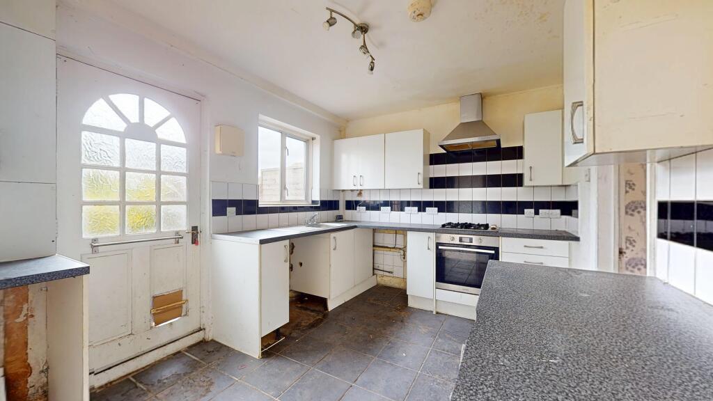 25 Pirbright Crescent, New Addington, Croydon, CR0 0RT