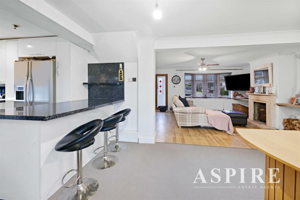 ASPIRE ESTATE AGENTS BENFLEET14.jpg