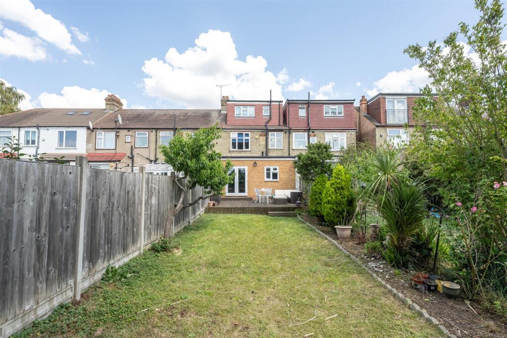 Wadham Avenue, E17