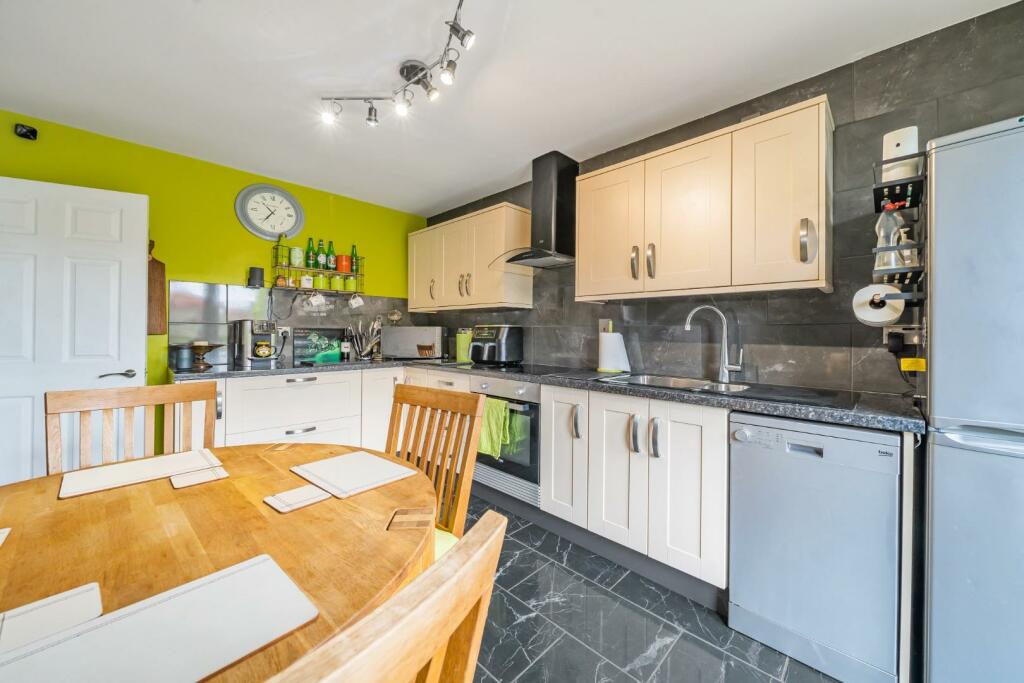 2nd view KITCHEN DINER.jpg