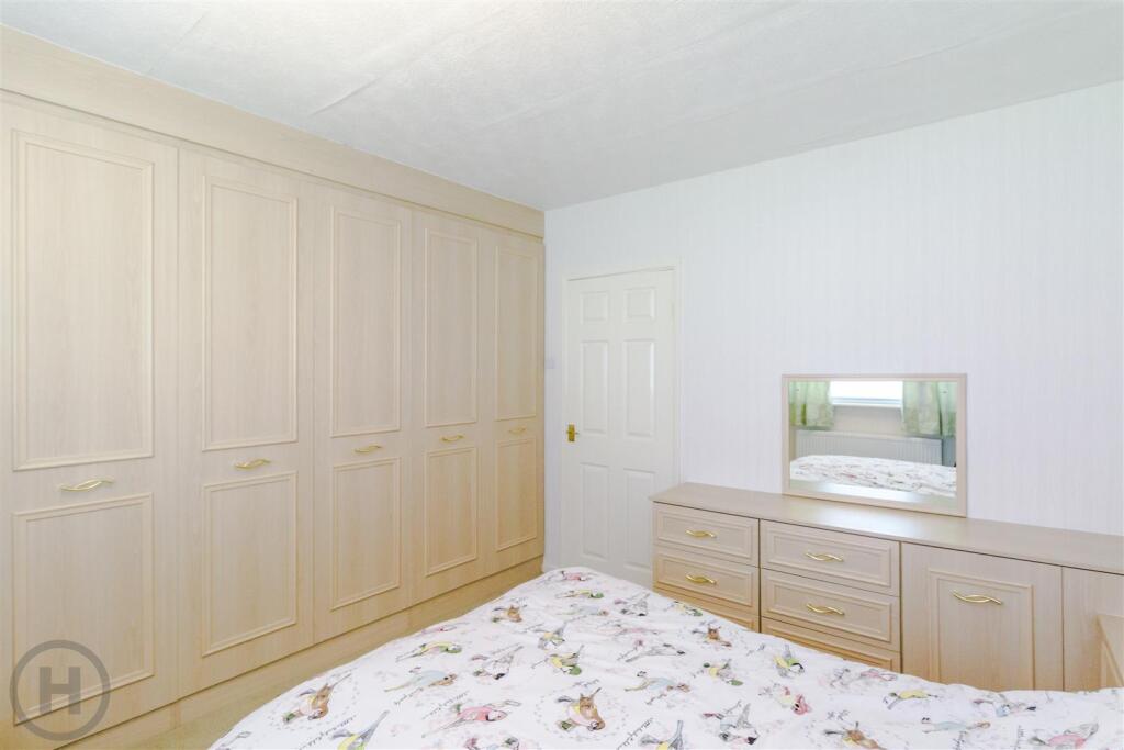 Bedroom One (2).jpg