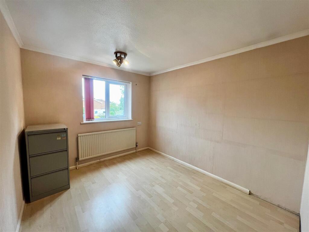 18 wheatley close bedroom.jpg
