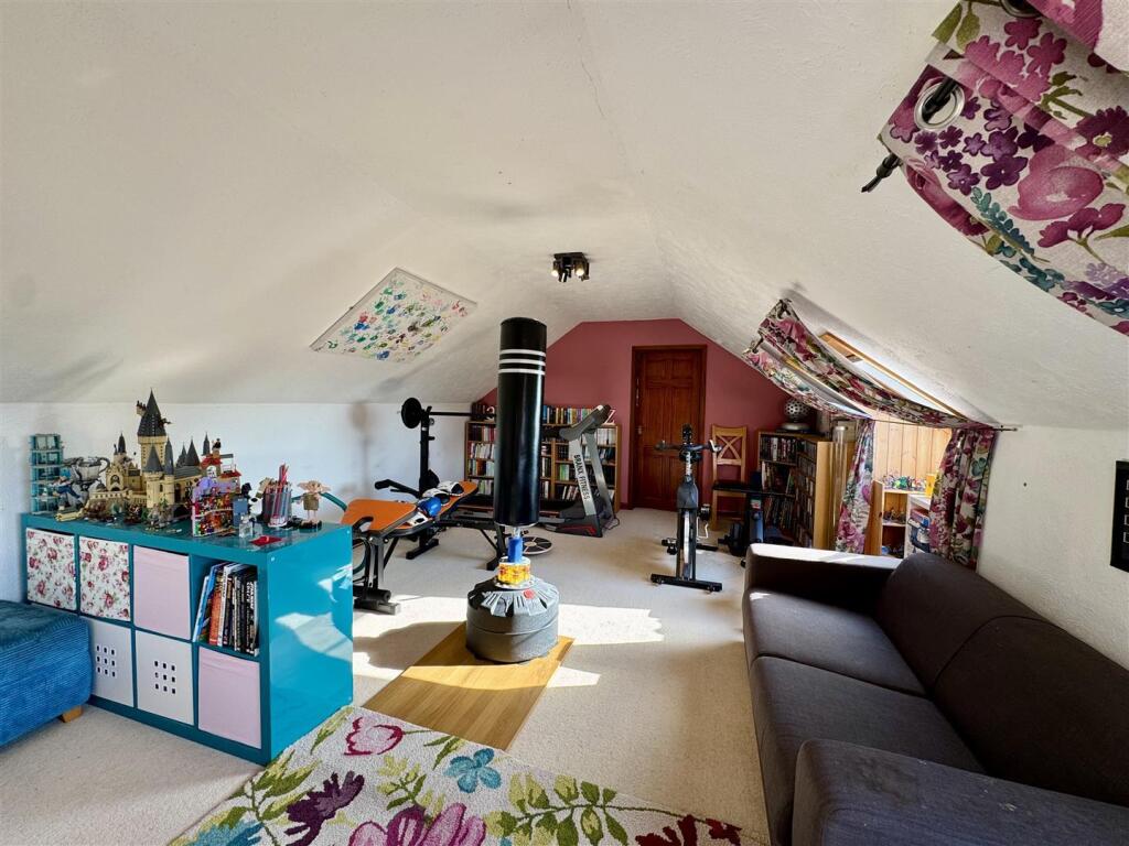 A FURTHER ROOM VIEW