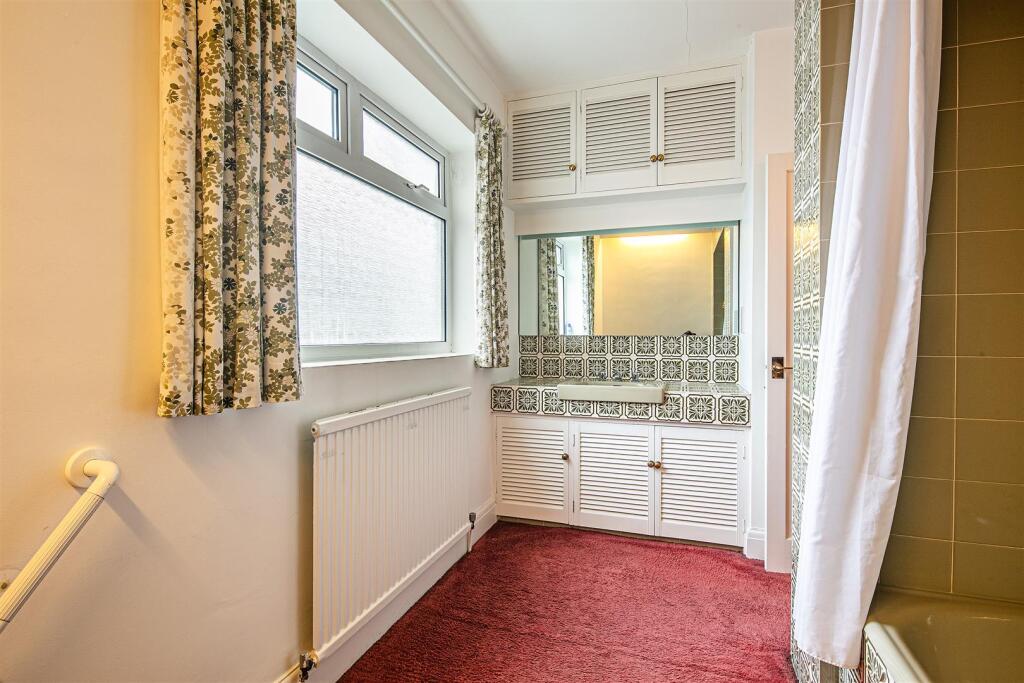 Ensuite to bed one