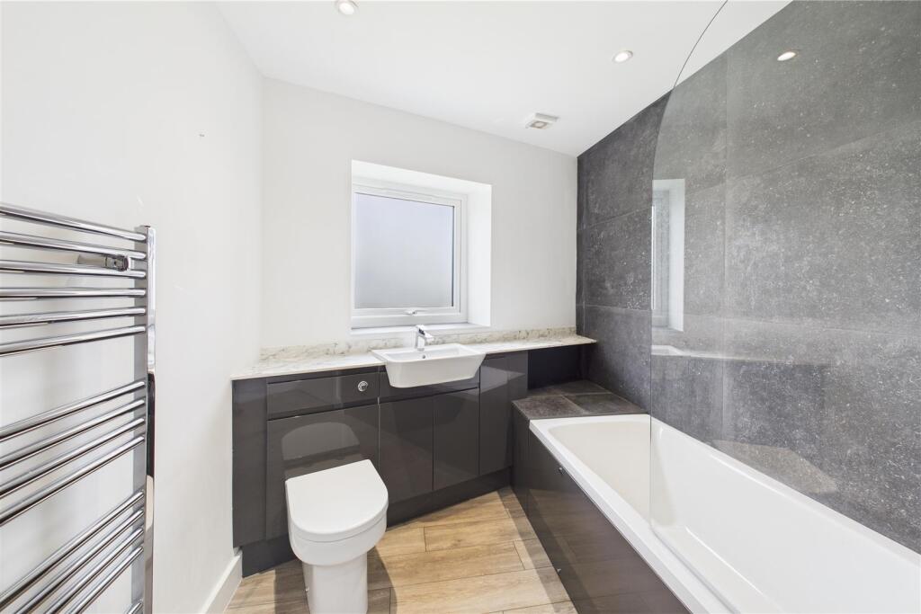 Upper Floor Bathroom