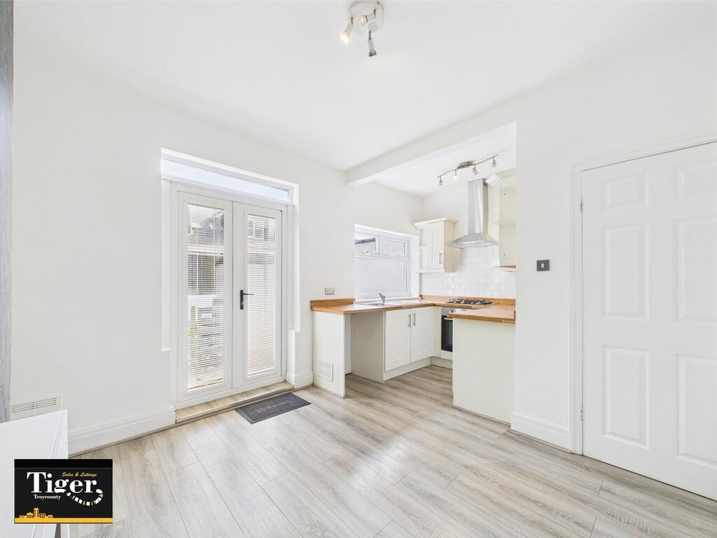 CAM02176G0-PR0574...