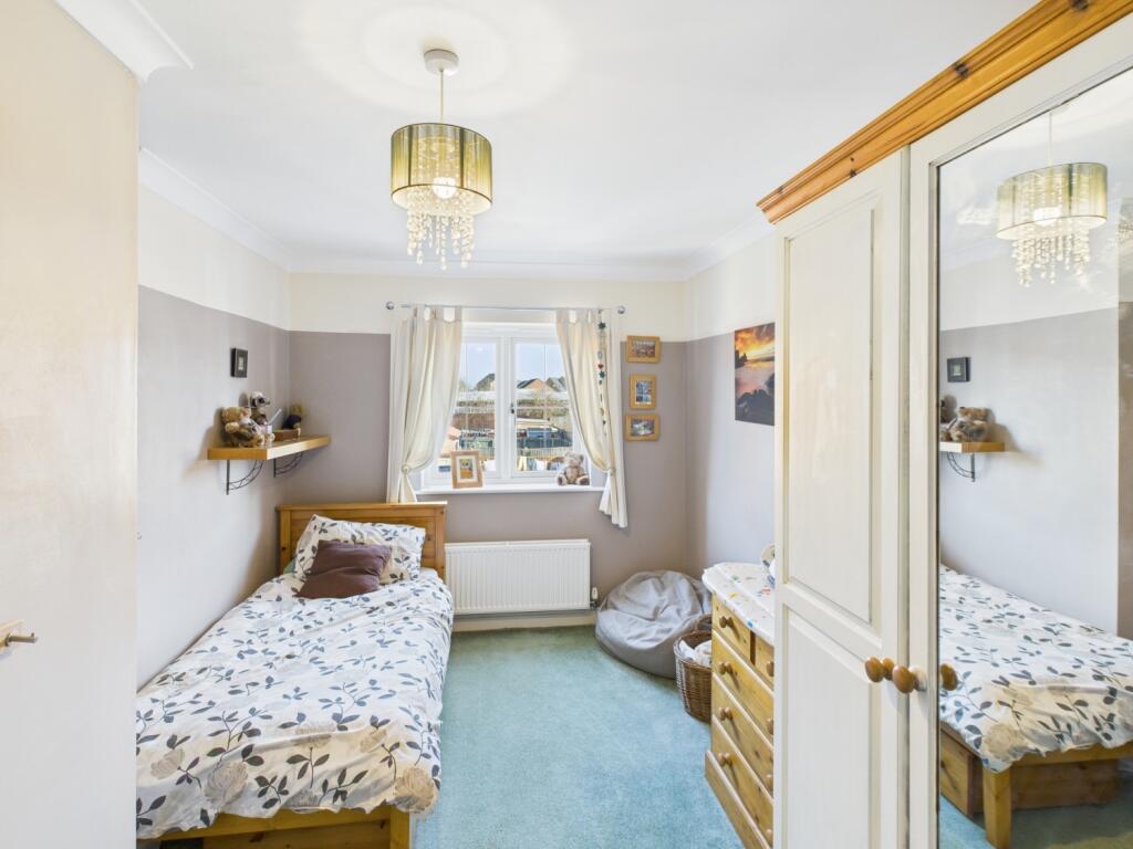 CAM04233G0-PR0017-STILL041