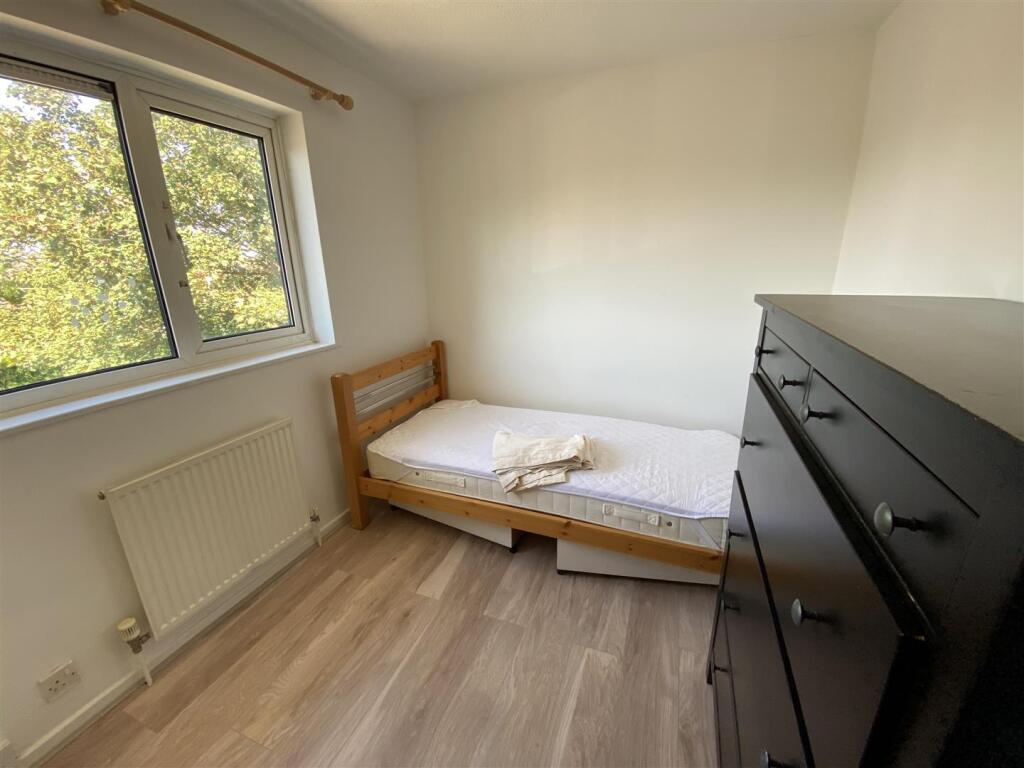 BED12020.JPG