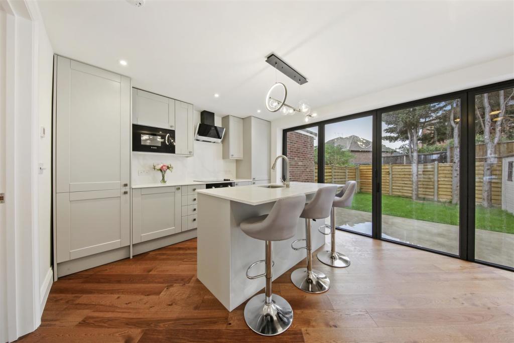 16 Priory Hill - n16dp3dyy6ADbeCwXlp8.jpg
