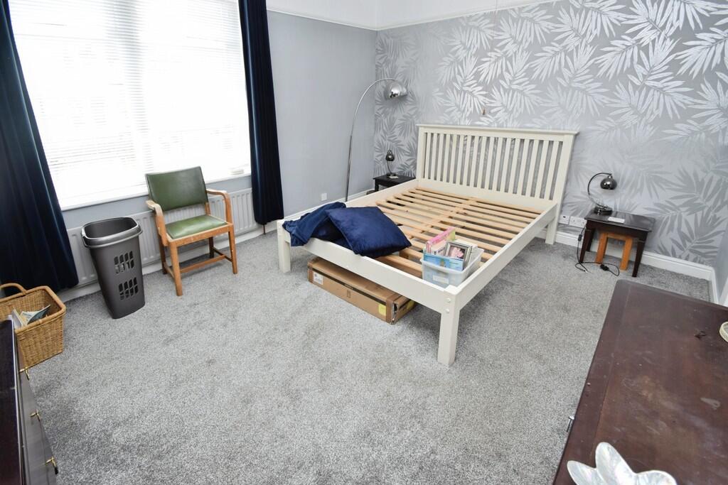 fcd18984-Bedroom ...