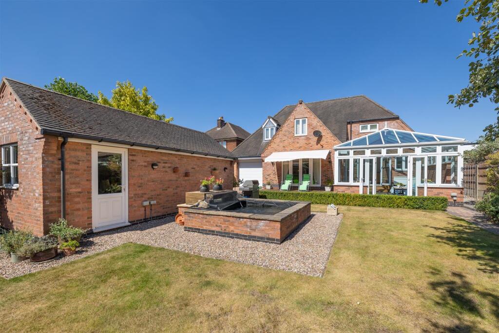 3 Creswell Drive LE67 2AG