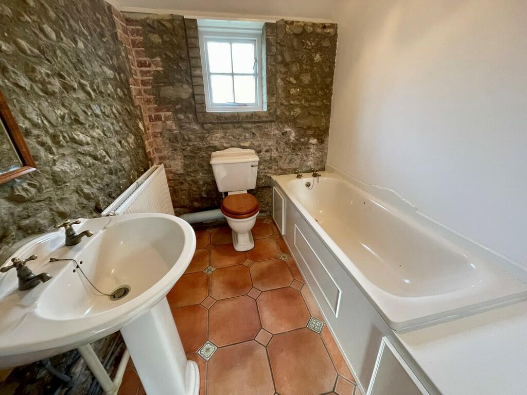 Tuts Cottage GF E...