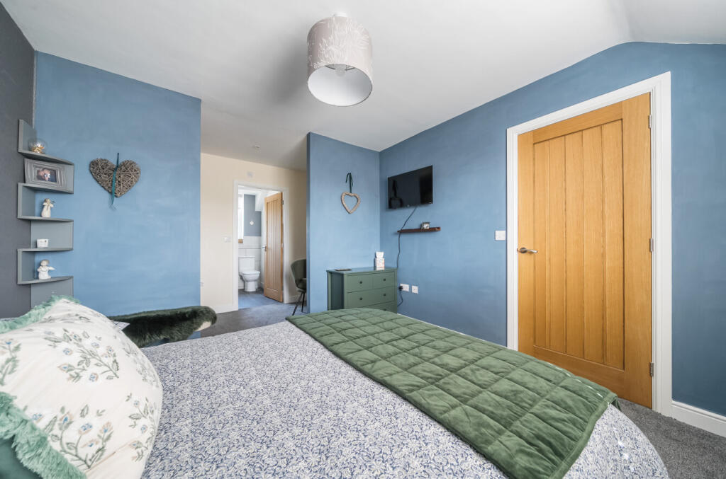 -684a9815214a7-l-1295203-5-684959bf3a4d6