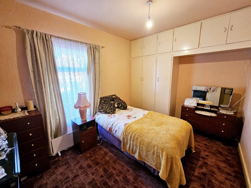 c0330d98-6d10-428e-b553-e61a1cfe0cd0